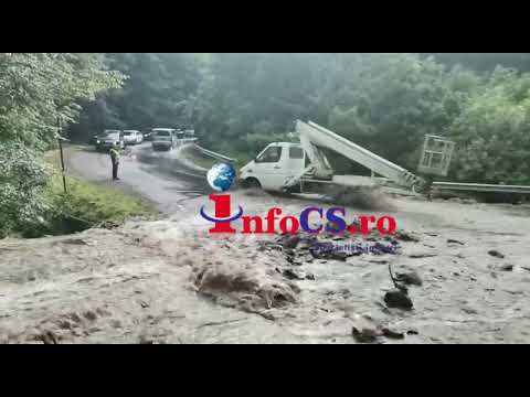 DN58 Resita  - Anina inundat. Se circulă pe o singura  banda