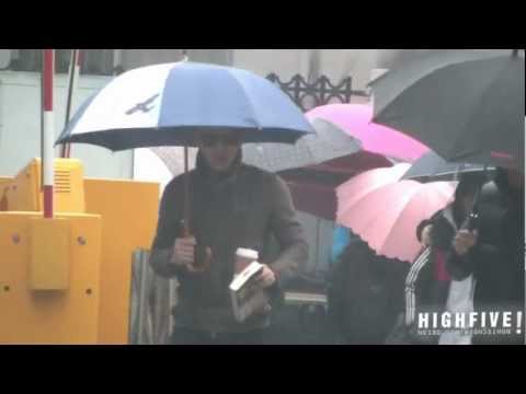 [HighFive!] 130201 Siwon outside KBS for Music Bank