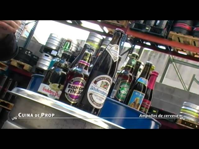 Vídeo relacionado con 2 tapones para botellas de cerveza, tapón de botella de cerveza, casco con máscara, cierre de botella de cerveza con diseño de máscara de gas, ideal para colección y regalo, protección contra el polvo