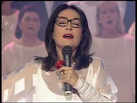 NANA MOUSKOURI "LIBERTAD"