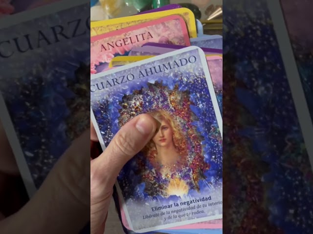 Vídeo relacionado con Cristales y Ángeles: Libro guía y 44 cartas oráculo (DOREEN VIRTUE)
