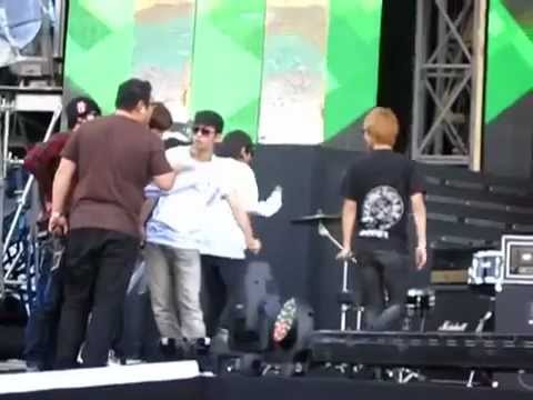 [FANCAM] Joon and Mir dancing on Muzik during 4MINUTE's rehearsal