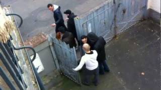 was macht denn deine mudder hier im hof!