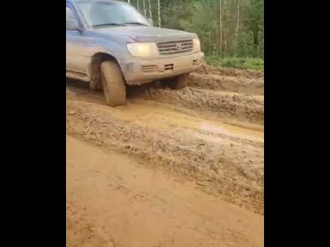 В Ленском районе дожди ухудшили состояние дороги «Мухтуя»