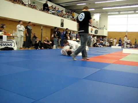 Kent Open 2009 White u76kg Shahid Badshah vs Tony White