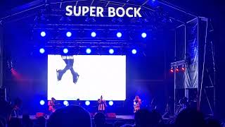 Le Tigre - &#39;Let&#39;s Run&#39; (Live)