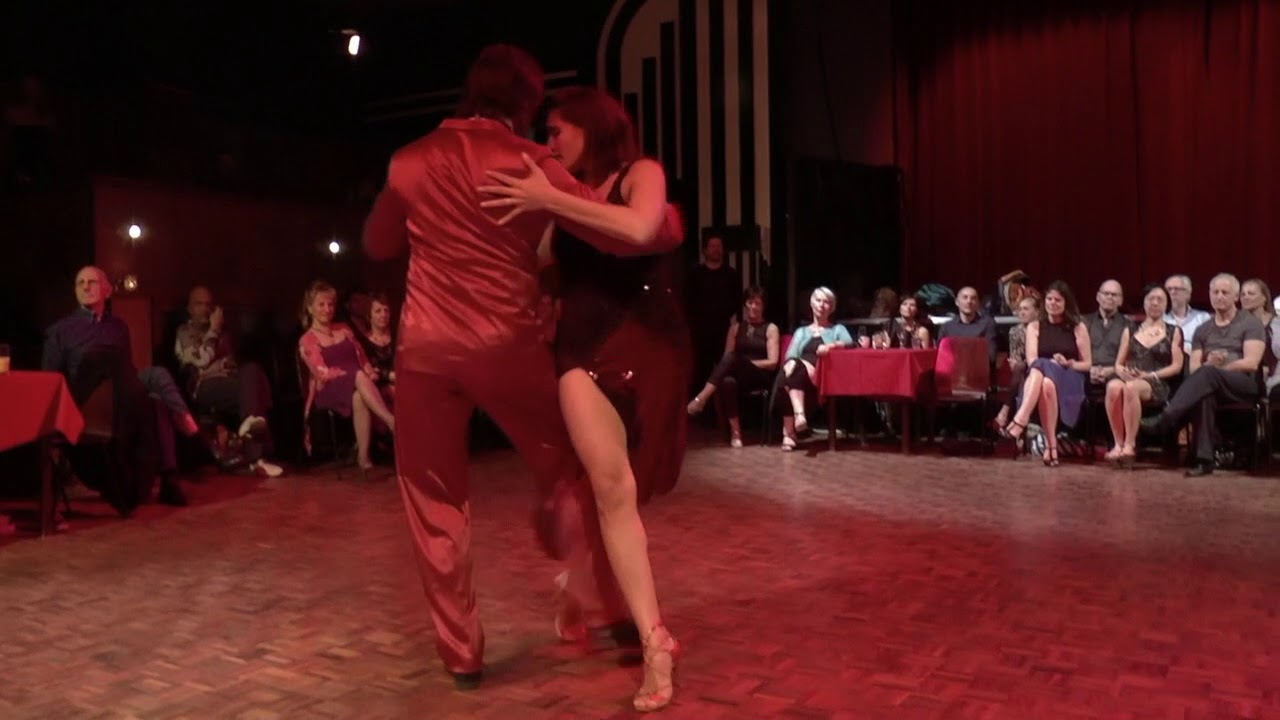 Video thumbnail for Santiago Fina & Samantha Dispari in La Bruja (2) "El Espejo De Tus Ojos"" D'Agostino - Vargas