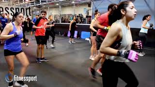 CLASE DE COMBAT FIT EN GIMNASIO FITNESSPORT