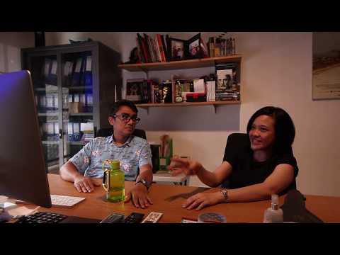 Rama Adi dengan Mouly Surya bicara tentang "doll" film pendek tugas Mouly dulu waktu di sekolah film