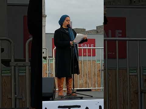 Rede von Fereshta Ludin auf der Demonstration gegen die Herrschaft der Taliban in Afghanistan