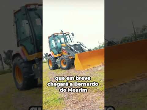 Prefeito Júnior Xavier conquista retroescavadeira para fortalecer serviços em Bernardo do Mearim-Ma.