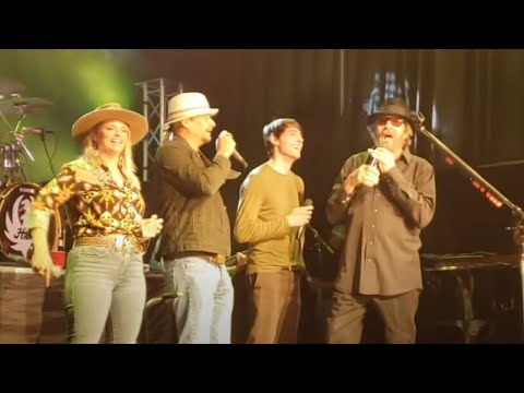 Kid Rock, Miranda Lambert Perform Family Tradition With Hank Williams Jr.