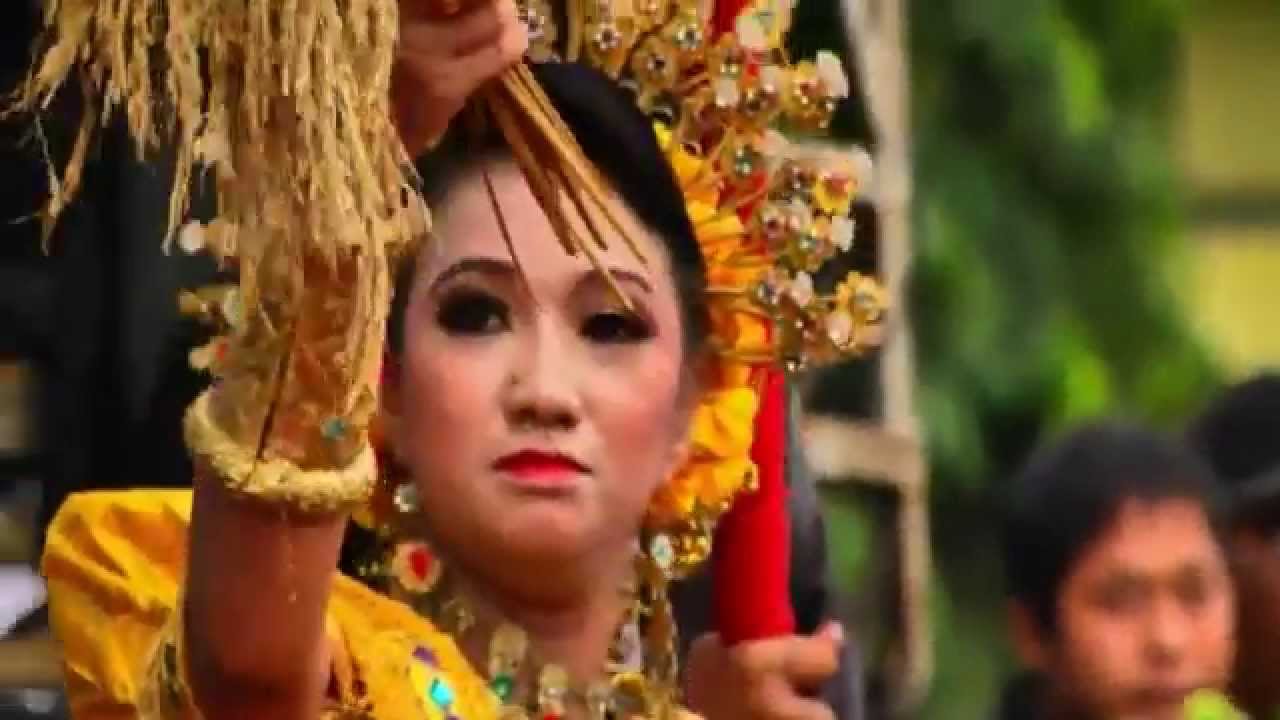 contoh informasi video...