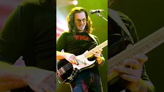 Download lagu One of the greatest bass players ever mp3