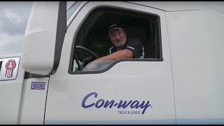 When This Trucker Saw A Girl Behind The Curtain Of An RV, He Knew That Something Didn’t Smell Right