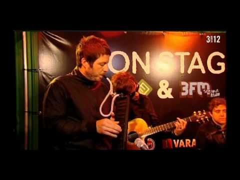 Kasabian - Where Did All The Love Go - 3OnStage Acoustic 2010 (2/3)