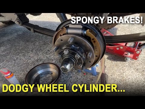 Land Rover Series 3 Restoration - Part 90 - Replacing a Wheel Cylinder