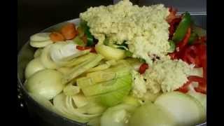 preview picture of video 'how to make base gravy- indian restaurant cooking - Viceroy Abbots Langley part 1'