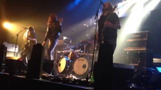 In Solitude : Sister (Live In Paris)