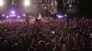 AVICII - Stay With You feat. Mike Posner Live @ Oregon State University (2014)| #avicii #aviciimusic