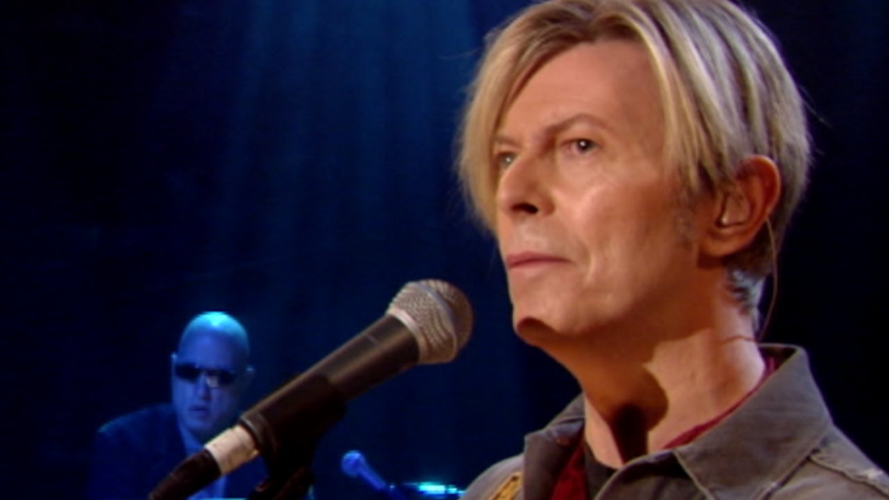 David Bowie - The Loneliest Guy (Live On Parkinson 2003)