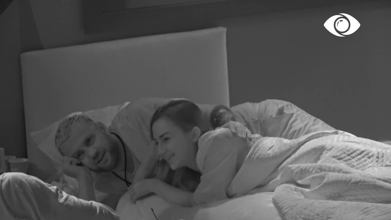 Si do jesh kur të shkëmbesh puthjen/ Armaldo-Luizit