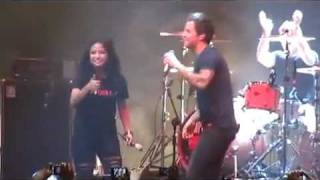Download lagu JET LAG - SIMPLE PLAN Ft. KOTAK BAND (LIVE IN JAKARTA  17 - 01 - 2012) mp3