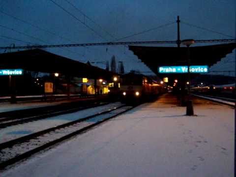 749 121 na čele R 1138 - Praha Vršovice odjezd - 22.1.2011.