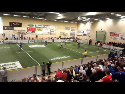 Gruppe A: FSV Bernau - SG Zepernick 5:1 (5:1)