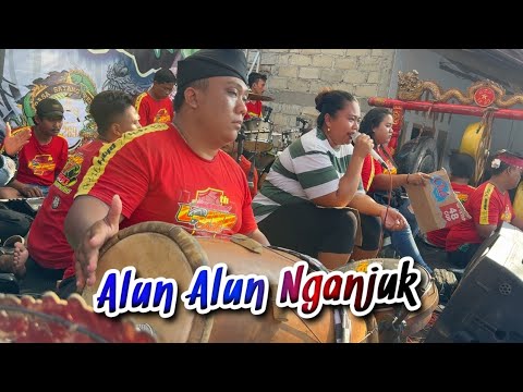 ALUN ALUN NGANJUK - Lagu Jaranan Cover ROGO SAMBOYO PUTRO | voc. Maretta & Dista