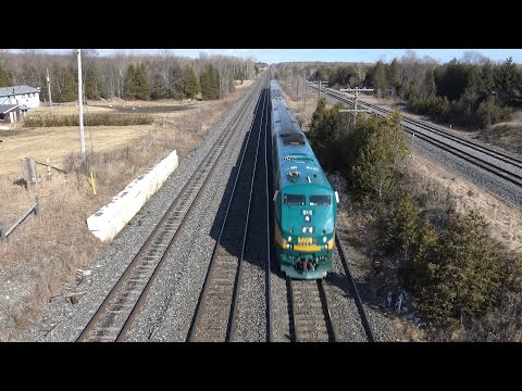 VIA 915 at Spicer (06MAR2016)