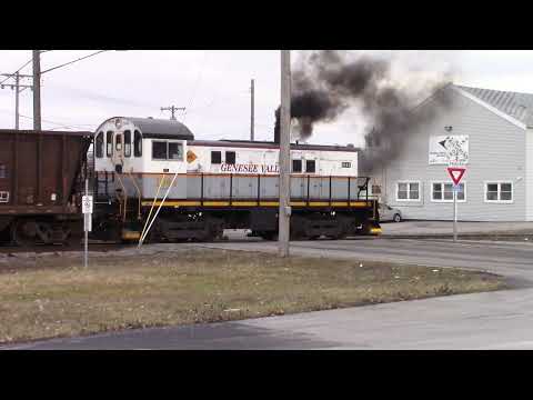 1957 Vintage Alco S6 #1044 Has a Load That is Too Heavy!! #railfan #alcolocomotive #subscribe #ny
