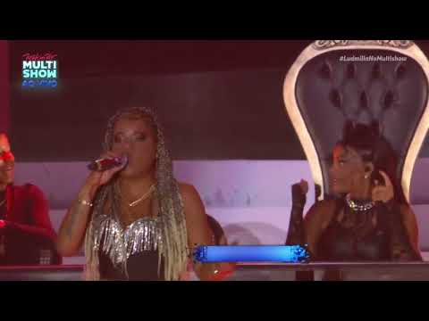 Tati Quebra Barraco cantando "Boladona" no show da Ludmilla no #RockInRio