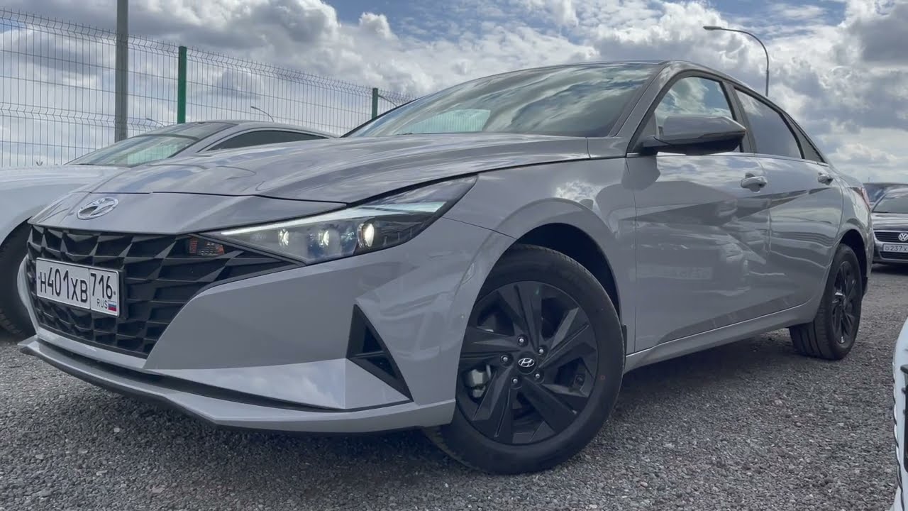 2022 Hyundai Elantra TEST DRIVE