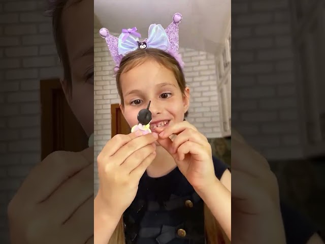 Фигурка-сюрприз Pop Top Kuromi - Галактические приключения (свет)