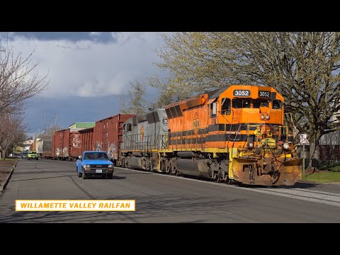 Monster: PNWR 3052 leading a train down Front Street - Salem, Oregon 3.25.20