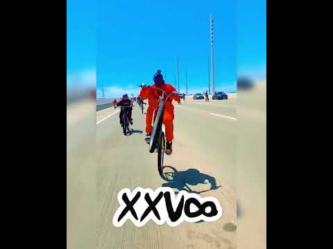 Bay Bridge Take Over In My ✖️✖️✔️♾️ “Granny’s Kids “ SweatSuit  Follow @xxv8.xxv8 On IG