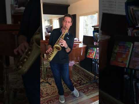 Eric Marienthal Plays New Vintage Alto Saxophone in L.A. (高画質)