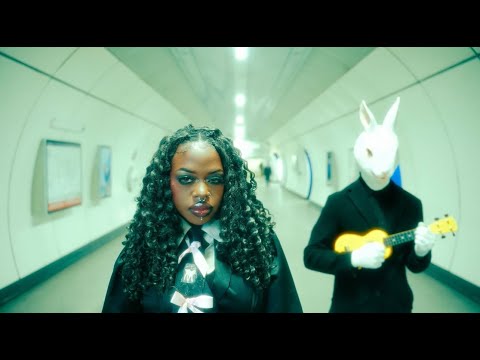 Baby Storme - i don't care (Official Music Video)