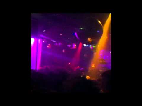 Roger Sanchez Plays his new tune: "2Gether" (DJ Chus & Robbie Taylor mix) @ Club Vie (Rotterdam)