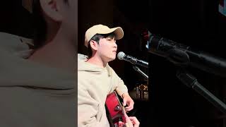 《披風》陳奕迅Live現場｜人不能飞于是努力走，但没人说不准看天空 #cover #音樂 #翻唱 #披風 #陳奕迅 #acousticcover #guitar