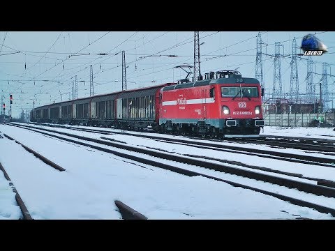 Trenuri in Zapada pe Seara/Trains in Snow on Evening in Gara Darste Station - 02 March 2018