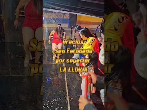 SOPORTAROM LA LLUVIA 🌧 San Fernando Prov. del Azuay #musicaecuador #carnaval #fiesta #marymurillo