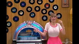 Download lagu Dian Parkinson (Braless?) Bouncing & Bobbling in a 1950's Themed Showcase (1983) mp3 Download lagu Dian Parkinson (Braless?) Bouncing & Bobbling in a 1950's Themed Showcase (1983) mp3