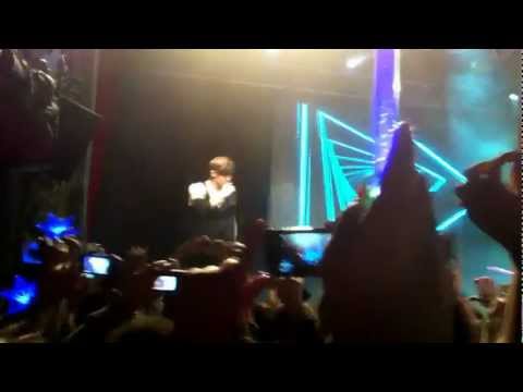[FANCAM] Teen Top Europe Tour in Paris - Special Sing Stage (CAP) (10/16)