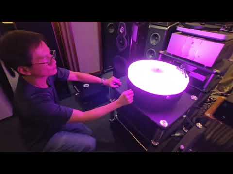🔥 Audio-Technica Hotaru Glowing Turntable | Unboxing + Light Demo