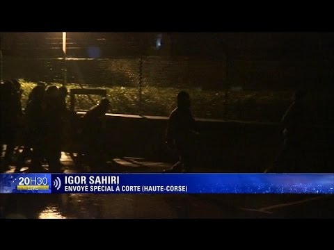Corse: les affrontements entre la police et les manifestants continuent
