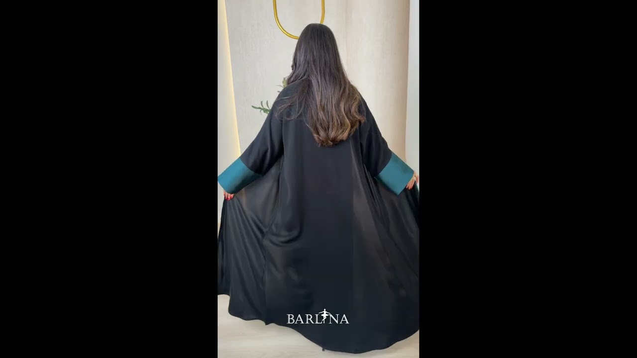 عباية سوداء بأكمام بلون أخضر زمردي - 60