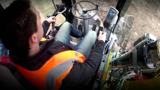 Cat® Wheel Excavators | Joystick Steering
