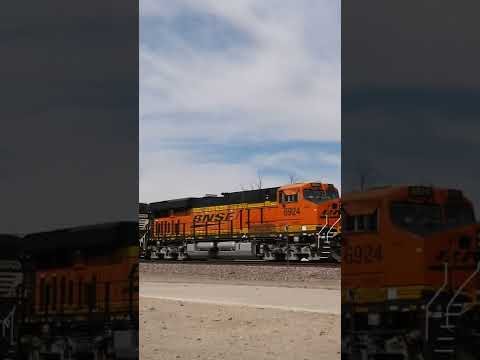 BNSF 3937 WITH NS LOCOMOTIVE WESTBOUND DOUBLE STACK TRAIN MP 737 NEEDLES SUB 10/4/2021